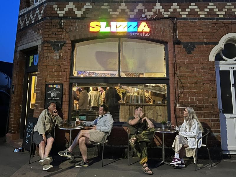 SLIZZA PIZZA & PUB