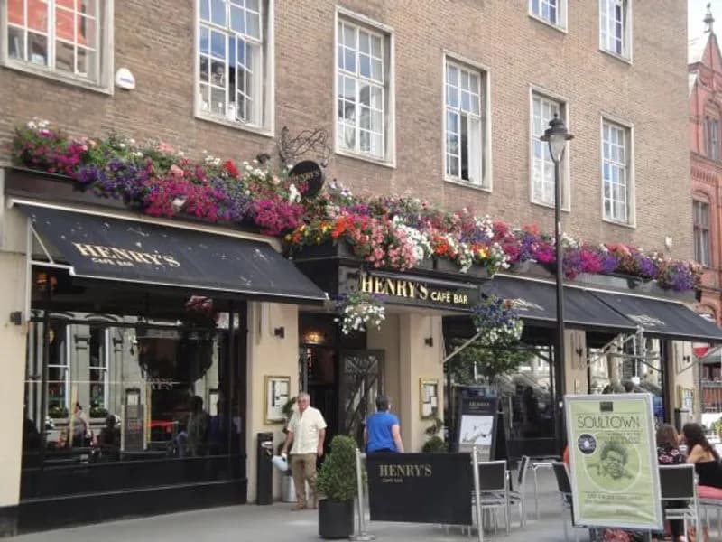 Henry's Cafe Bar Cardiff